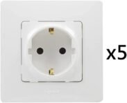 LEGRAND Pack 5 Bases o Toma 2P+T 16A 230V, Gama Niloé Monobloc, Mecanismo Completo con Marco, Blanco, 396430