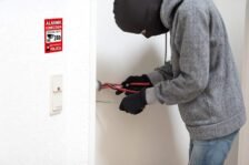 Póster de Videovigilancia – Placa de Alarma Conectada – Pósteres Área de Videovigilancia – Aviso a la Policía 20 x 15 cm Rojo Interior/Exterior (2 Piezas Póster de Videovigilancia)