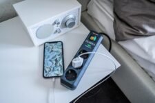 Brennenstuhl Eco-Line regleta con 3 salidas y protección contra sobretensiones (cable de 1,5 m, interruptor iluminado, protección contra sobretensiones hasta 13.500 A) antracita