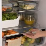 CREAR / NEVERA ESTILO/Nevera Combi 244L Negro/Diseño y estilo Retro Vintage, Materiales Resistentes, Práctico y Funcional, 90W