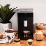 Cecotec Cremmaet Cafetera Super Automática Compacta, 19 Barras, Sistema Thermoblock, Grano Recién Molido con Plug & Play, Depósito 150 g de Café con Molinillo, 1,1 L de Agua