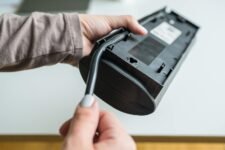 Brennenstuhl Primera-Line Regleta con 10 tomas y 2 interruptores individuales (cable de 2 m, interruptor iluminado, montable) negro