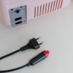 Flamingueo Nevera Pequeña 10L – Mini Nevera Espejo y Luz LED, Nevera 12V/220V, Función Frío y Calor, Nevera Cosmética, Nevera Cuidado de la Piel, Mini Nevera