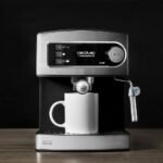 Cecotec Cafetera Express Manual Power Espresso 20. 850 W, Presión 20 Bares, Depósito de 1,6L, Doble Brazo de Salida, Vaporera, Superficie Calientatazas, Acabado en Acero Inoxidable