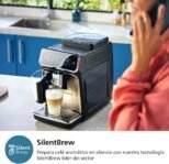 Philips Cafetera Superautomática Serie 3300, Espumador de Leche Clásico, 5 Tipos de Café, SilentBrew, Molinillo de Cerámica, Pantalla Táctil, Cromo Negro (EP3326/90)