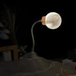 Luz Nocturna LED Enchufe de Pared con Control por Voz – Lámpara Luna – Luz Decorativa 3 Colores Regulable para Baño, Cocina, Salón, Dormitorio, Garaje, Hogar