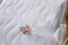 Todocama – Colchón viscoelástico 135 x 190 cm, multicapa Pure Flow MAX, altura 21 cm, firmeza media/alta, tratamiento antiácaros, antibacterias e hipoalergénico. Fabricado en España.