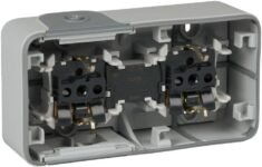 Legrand, Plexo 191505 Toma de pared doble, toma exterior impermeable de superficie IP55 gris