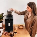 Cecotec Cafetera Superautomática Compacta con Vaporizador Cremmaet Compact Steam. 1350W, 19 Bares, Sistema Thermoblock, Depósito Café en Grano 150gr con Molinillo y 1,1 L de Agua