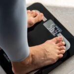 Cecotec Báscula de Baño Digital Surface Precision 9500 Smart Healthy Smart, Alta Precisión, Alta Seguridad Vidrio Templado Negro, Pantalla LCD Invertida, 180K