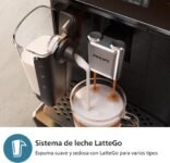 PHILIPS Cafetera Superautomática Serie 2300 – Sistema de Leche LatteGo, 4 Tipos de Café, Pantalla Táctil a Color, SilentBrew, Molinillo de Cerámica, Negro Mate (EP2330/10)