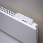 ADAX NEO Compact – Convector de pared con termostato Wifi – 1000 W | Ahorro de energía | Calefacción eficiente y segura | Radiador Eléctrico Moderno y Elegante | 420 mm Alto | IP24C | Blanco