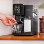 Cecotec Cafetera Superautomática Compacta con Wifi Cremmaet Compactccino Connected. 1350W, 19 Bares, Pantalla TFT y APP, Molinillo, Tanque de Leche 400ml y 1L de Agua