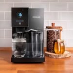 Cecotec Cafetera Superautomática Compacta con Wifi Cremmaet Compactccino Connected. 1350W, 19 Bares, Pantalla TFT y APP, Molinillo, Tanque de Leche 400ml y 1L de Agua
