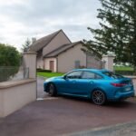 Abridor inteligente Yale para puerta exterior – 05/102310/BW – Abridores de puerta habilitados para Wi-Fi – Apertura automática – Control remoto – Acceso compartido – Fácil instalación