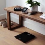 Báscula de baño inteligente OMRON HN300T2 Intelli IT con Bluetooth para peso corporal e IMC, aplicación para smartphone para seguimiento del progreso
