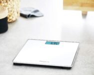 Rowenta Classic BS1501 Báscula de Baño con Pantalla LCD, Compacta, Capacidad 160 kg, Plataforma de Cristal y Apagado Automático Pilas Incluidas, Blanco