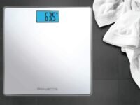 Rowenta Classic BS1501 Báscula de Baño con Pantalla LCD, Compacta, Capacidad 160 kg, Plataforma de Cristal y Apagado Automático Pilas Incluidas, Blanco