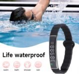 Brazalete inteligente de actividad y fitness, contador de pasos, toma de fotografías remota, resistente al agua, adecuado para deportes (negro)