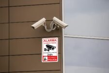 pubblimania N. 3 Cartel Alarma Conectado Cartel Videovigilancia Aviso a la Policía en Aluminio 3 mm (N° 3 Cm 20×15, Cartel Alarma Conectada)