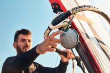 Boompods Aquablaster – Altavoz Bluetooth Inalámbrico, con Alexa Integrado, Exterior 11 cm Gris