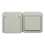 Legrand 782391 Forix – Juego de interruptor y enchufe de montaje en superficie a prueba de humedad (horizontal) Enchufe IP44 con tapa, blanco