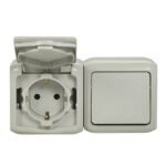 Legrand 782391 Forix – Juego de interruptor y enchufe de montaje en superficie a prueba de humedad (horizontal) Enchufe IP44 con tapa, blanco