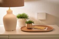 Control de aplicación Schneider Electric Wiser Smart Home Hub compatible con Amazon Alexa y Google Home, WiFi, Zigbee