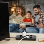POWSAF Base de Enchufe con USB, Regleta de 8 Tomas y 4 Puertos USB, Regleta múltiple con Interruptor Seguro para el hogar/Oficina, Negro