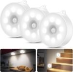 daphomeu Luz nocturna LED con sensor de movimiento, iluminación de armario con 3 pilas AAA, sensor de movimiento interior para escaleras, dormitorio, cocina (blanco frío, 3 piezas)